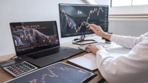 What are the benefits of MT5?