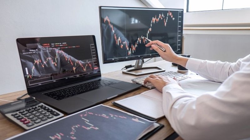 What are the benefits of MT5?